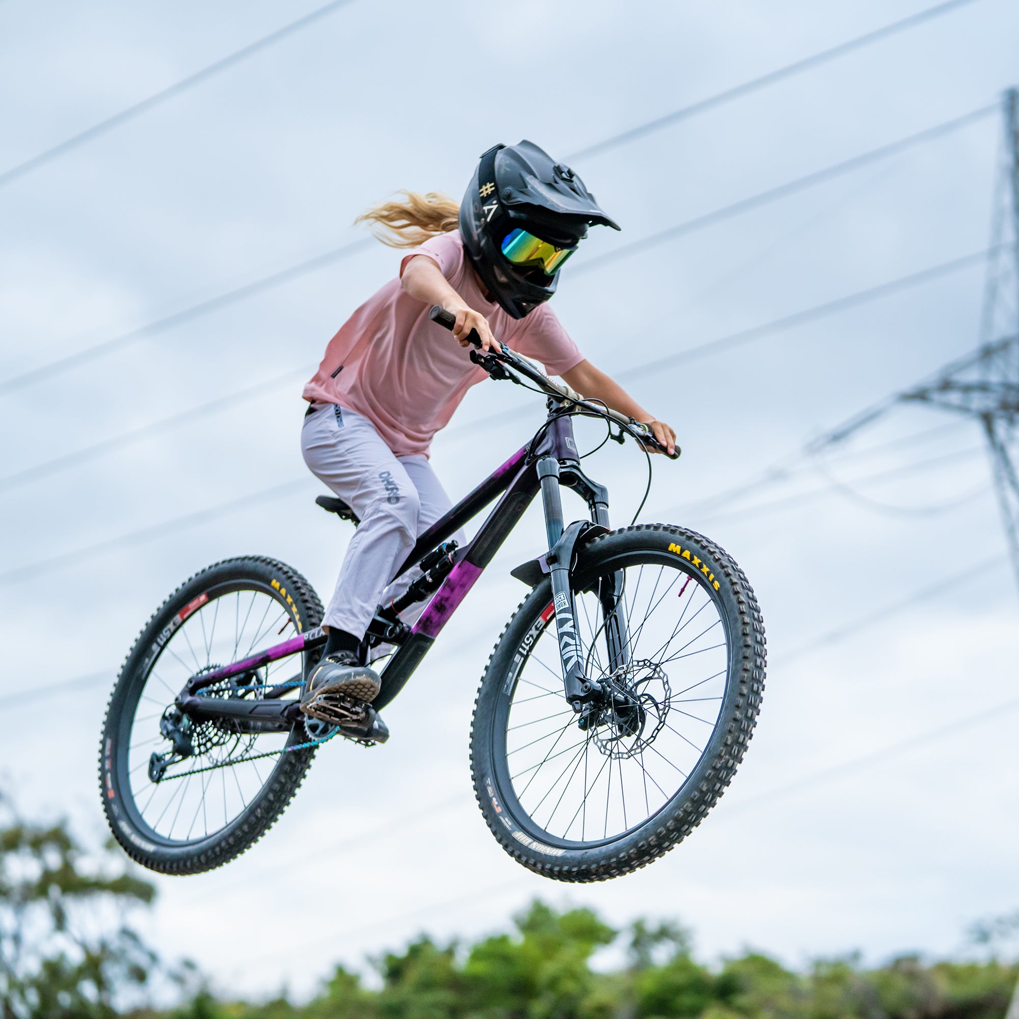 bike helmet girl Women Motorcycle Cat Ear Helmet FMVSS 218 DOT Approved Full Face Motorbike Helmet Four Season Flip-Up Helmets with Sun Visor for Street This Raskullz protective helmet allows young skaters MagNeatOhz: Small Purple Devil Horns