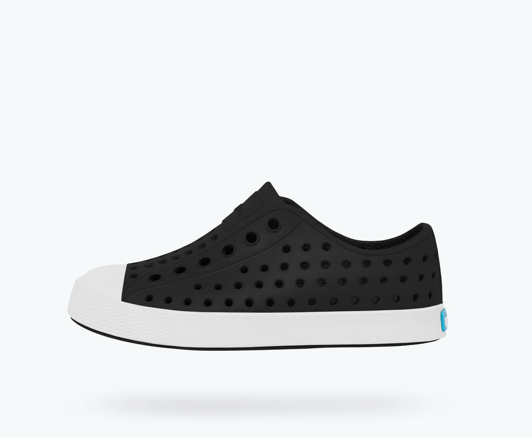 Native Jefferson Kids - Mountain Kids Outfitters: Jiffy Black/Shell White Color - White Background side view