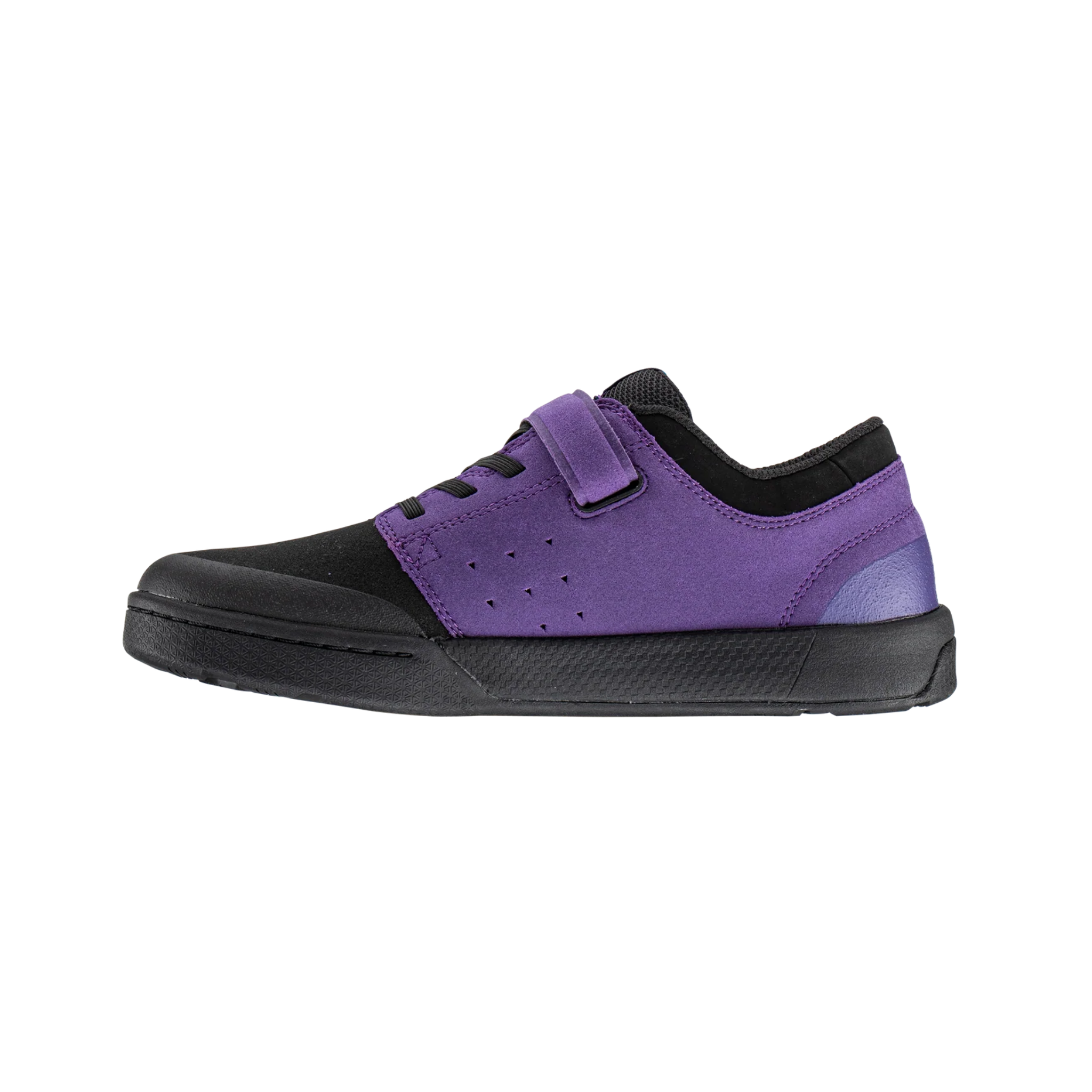 Side profile of Leatt Flat 2.0 Junior flat pedal MTB shoes in Velvet Purple with durable mesh upper